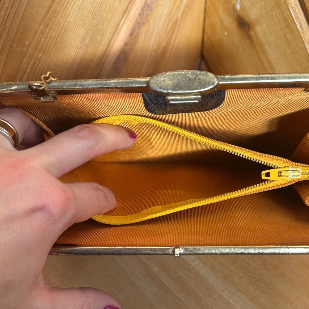 Vintage 1960s Etra Genuine Leather Purse - Picture 5 of 10